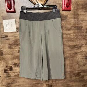 Lucy capris